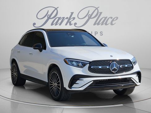 Used 2025 Mercedes-Benz GLC 300 image 7