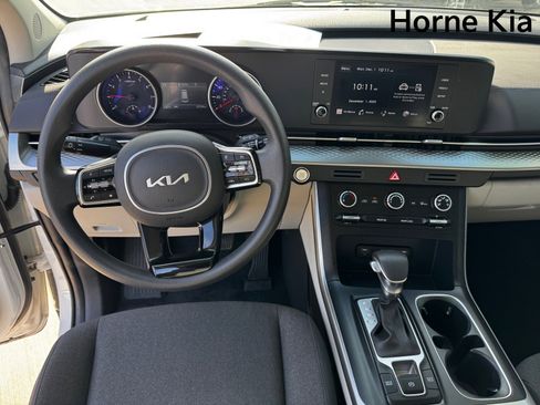 Certified 2024 Kia Carnival LX image 16
