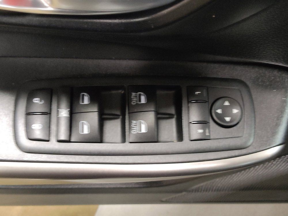 Used 2021 Jeep Cherokee Latitude FWD image 27