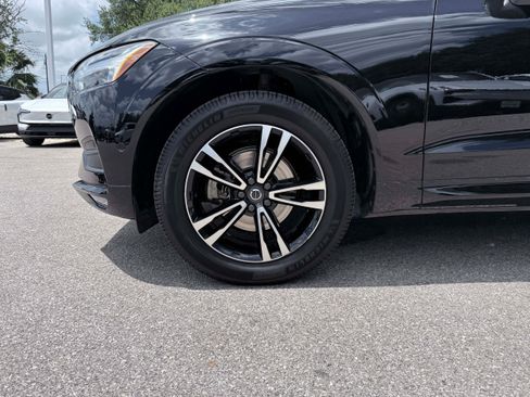 Used 2018 Volvo XC60 T5 Momentum w/ Convenience Package AWD/4WD image 10