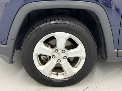 Used 2020 Jeep Compass Latitude w/ Cold Weather Group AWD/4WD image 10