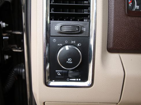 Used 2017 RAM 2500 Laramie w/ Convenience Group AWD/4WD image 25