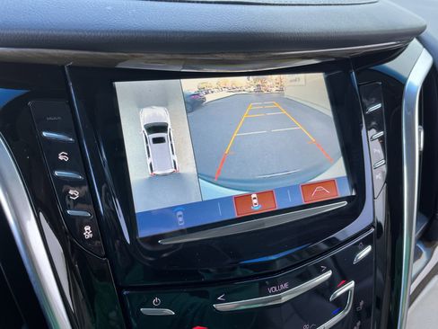 Used 2019 Cadillac Escalade Premium Luxury image 27
