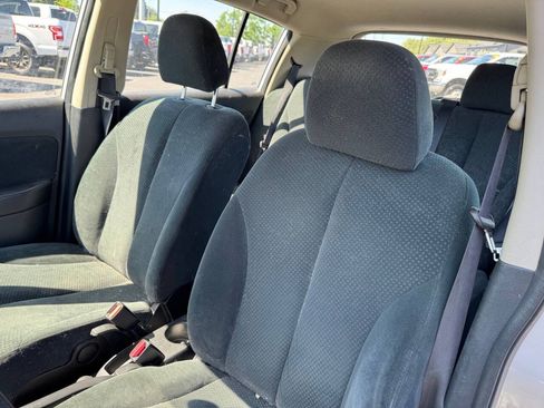 Used 2011 Nissan Versa 1.8 S FWD image 10