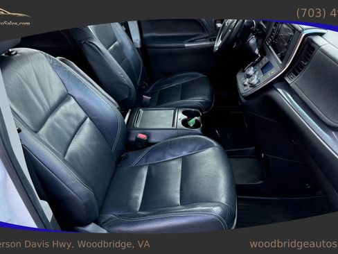 Used 2016 Toyota Sienna SE Premium image 34