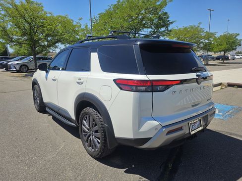 Used 2022 Nissan Pathfinder SL w/ SL Premium Package AWD/4WD image 8