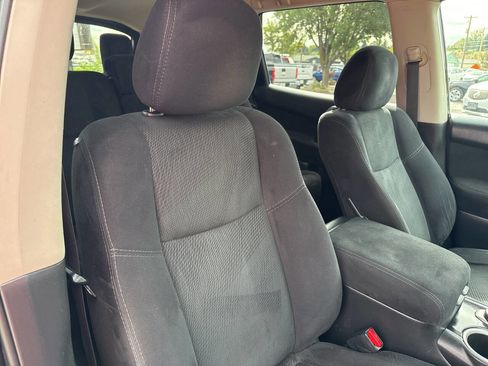 Used 2016 Nissan Pathfinder SV w/ SV Cold Weather Package image 21