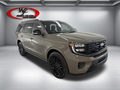 New 2026 Ford Expedition Platinum AWD/4WD image 3