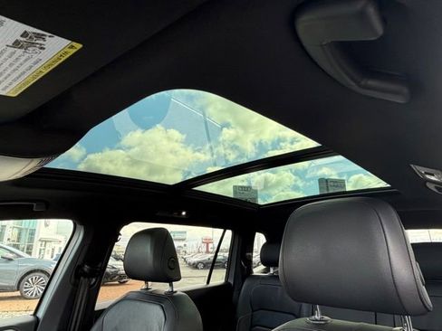 Used 2020 Volkswagen Tiguan SEL Premium R-Line image 13