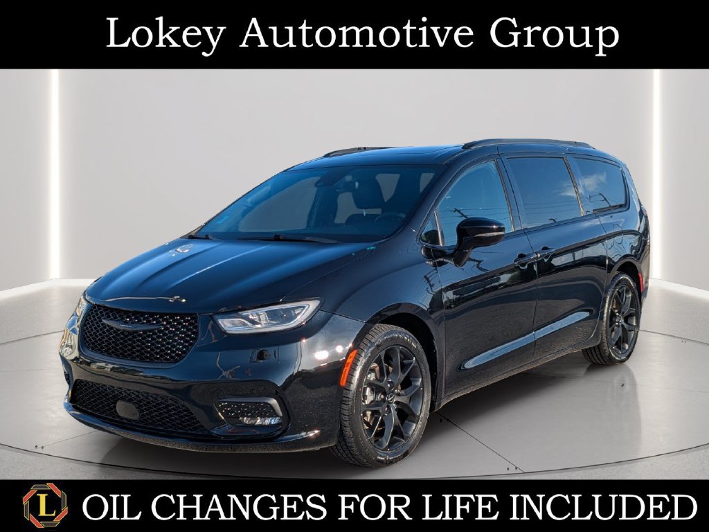 Used 2025 Chrysler Pacifica Limited FWD image 1