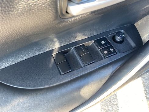 Used 2025 Toyota Corolla SE image 20