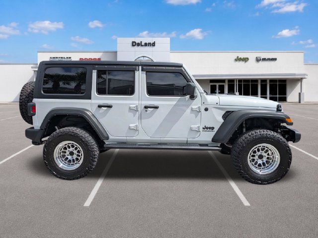 Used 2025 Jeep Wrangler Unlimited Sport AWD/4WD image 2