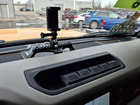 Used 2021 Ford Bronco Wildtrak image 12