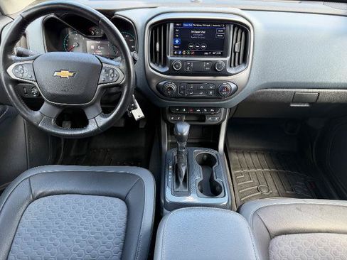 Used 2022 Chevrolet Colorado Z71 AWD/4WD image 9
