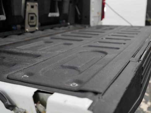 Used 2019 Ford F150 Lariat w/ Equipment Group 502A Luxury AWD/4WD image 18