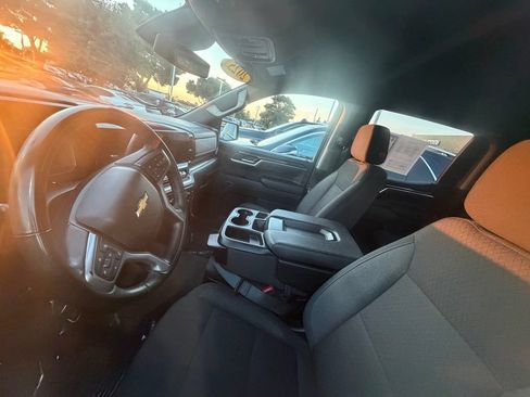 Used 2025 Chevrolet Silverado 1500 LT AWD/4WD image 6
