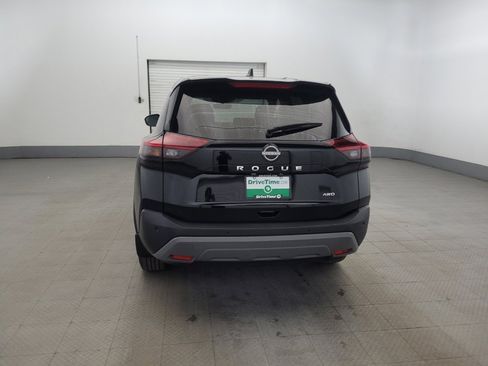 Used 2023 Nissan Rogue S image 6