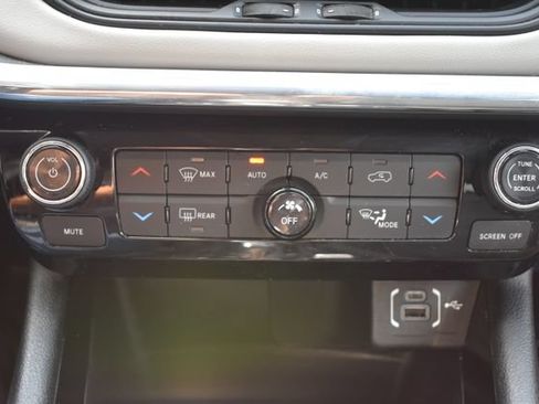 Used 2022 Jeep Compass Limited AWD/4WD image 27