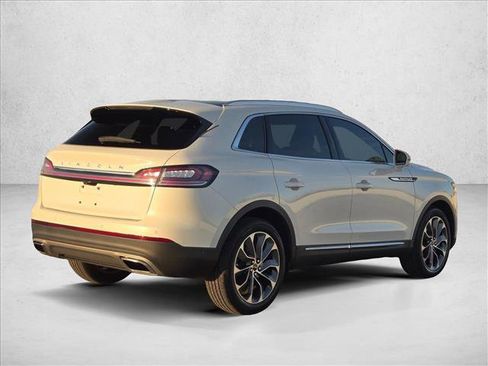 Certified 2022 Lincoln Nautilus Reserve w/ Equipment Group 201A image 5