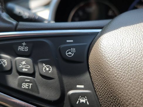 Used 2020 Chevrolet Malibu Premier FWD image 23