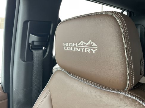 Used 2021 Chevrolet Suburban High Country image 45