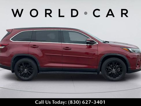 Used 2019 Toyota Highlander SE FWD image 4