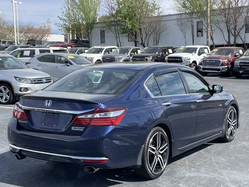 Used 2017 Honda Accord Sport Special Edition image 6