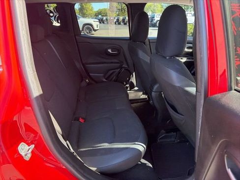 Used 2018 Jeep Renegade Altitude image 12