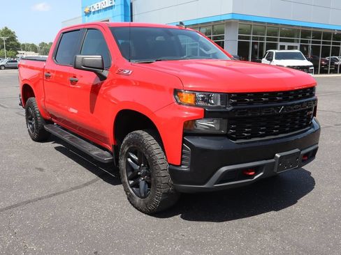 Used 2020 Chevrolet Silverado 1500 Custom Trail Boss w/ Custom Convenience Package AWD/4WD image 2