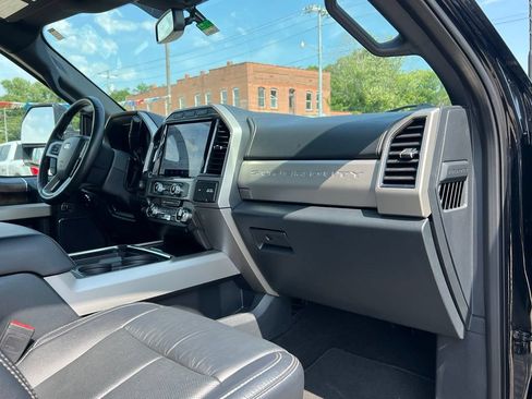 Used 2022 Ford F250 Lariat w/ Black Appearance Package AWD/4WD image 23