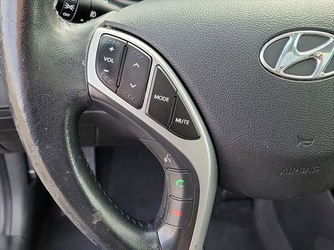 Used 2011 Hyundai Elantra Limited image 16