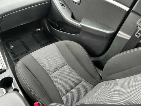 Used 2016 Hyundai Elantra GT w/ Option Group 02 FWD image 31