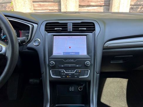 Used 2020 Ford Fusion SE w/ Equipment Group 151A image 13