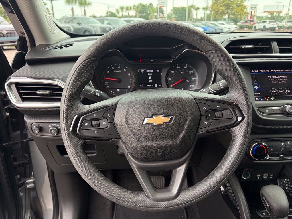 Used 2023 Chevrolet TrailBlazer LT FWD image 15