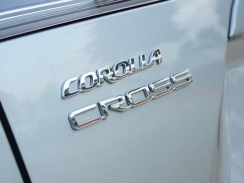 Used 2026 Toyota Corolla Cross XLE FWD image 13