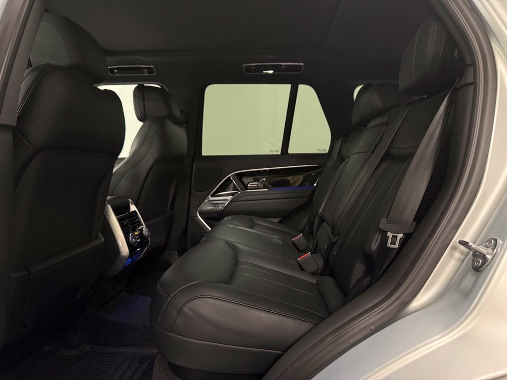 Used 2023 Land Rover Range Rover SE AWD/4WD image 10