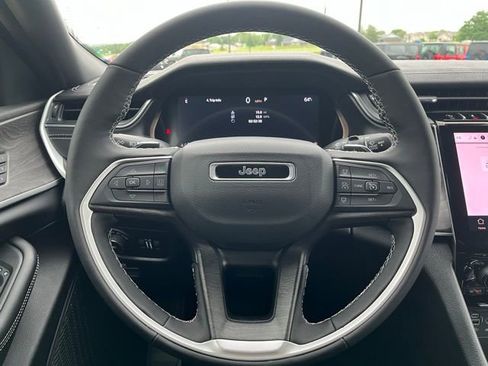 New 2025 Jeep Grand Cherokee L Limited w/ Black Appearance Package image 15