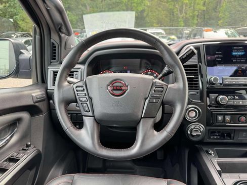 Used 2024 Nissan Titan PRO-4X w/ Pro-4x Convenience Package AWD/4WD image 23