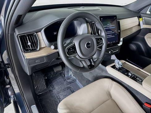 Certified 2026 Volvo XC90 B6 Plus w/ Protection Package Premier AWD/4WD image 9