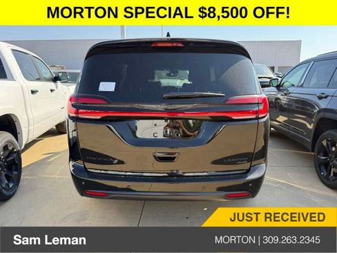 New 2026 Chrysler Pacifica Limited w/ S Appearance Package image 10