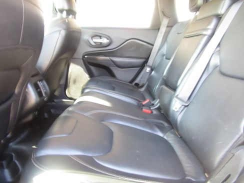 Used 2016 Jeep Cherokee Limited AWD/4WD image 12
