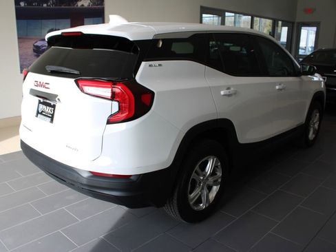 Used 2024 GMC Terrain SLE image 19