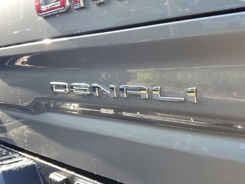 Used 2021 GMC Sierra 1500 Denali w/ Technology Package AWD/4WD image 8