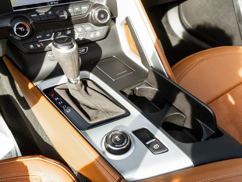 Used 2018 Chevrolet Corvette Stingray Convertible RWD image 21