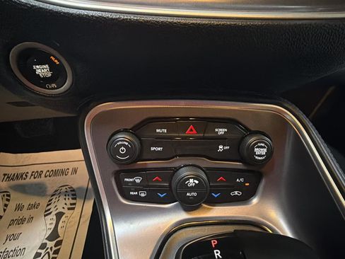 Used 2020 Dodge Challenger SXT RWD image 21