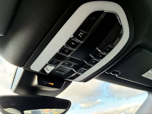 Used 2017 Porsche Macan w/ Driver Memory Package image 48