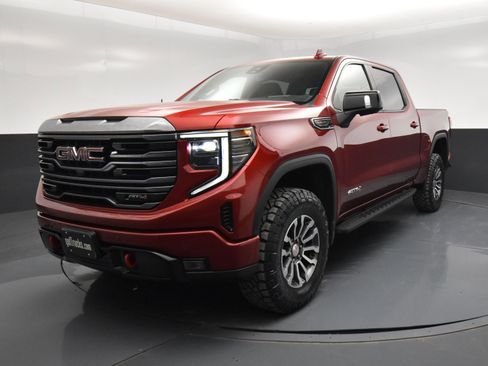 Used 2022 GMC Sierra 1500 AT4 w/ AT4 Premium Package image 2