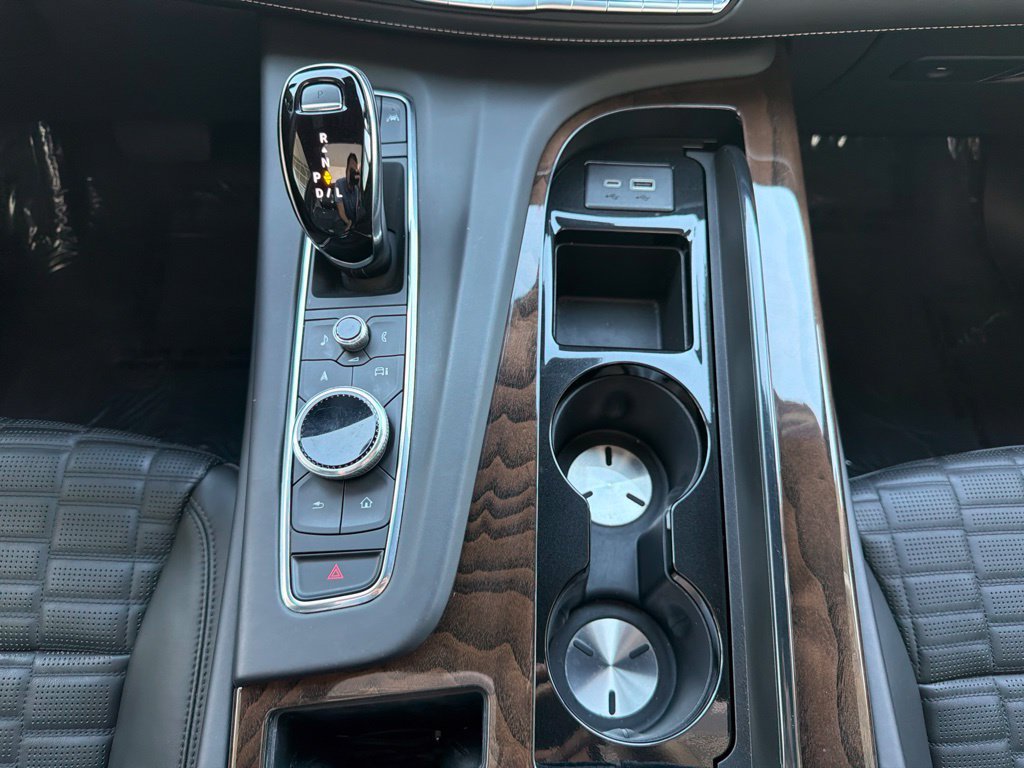 Used 2024 Cadillac Escalade Premium Luxury Platinum AWD/4WD image 20