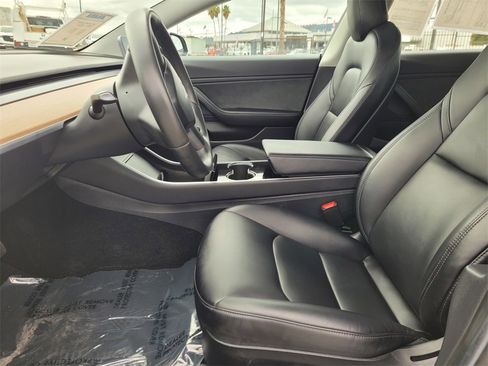 Used 2018 Tesla Model 3 Long Range image 15