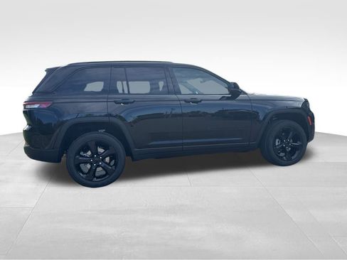 New 2025 Jeep Grand Cherokee Altitude AWD/4WD image 6